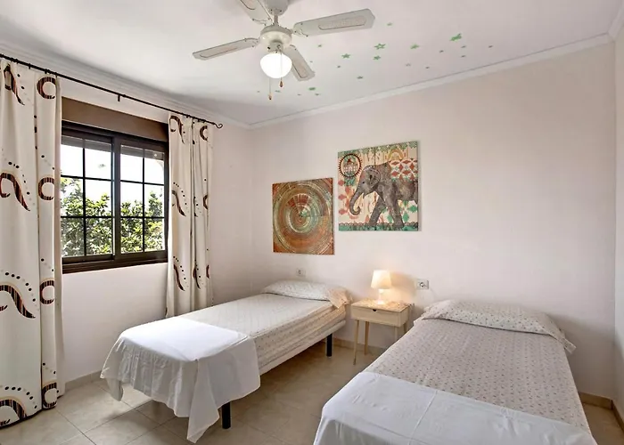 Casa Fanabe Precioso Adosado Будинок відпочинку *